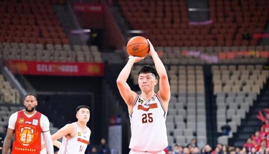 杜锋坚持培养“四张”留广东宏远，一个都不走！